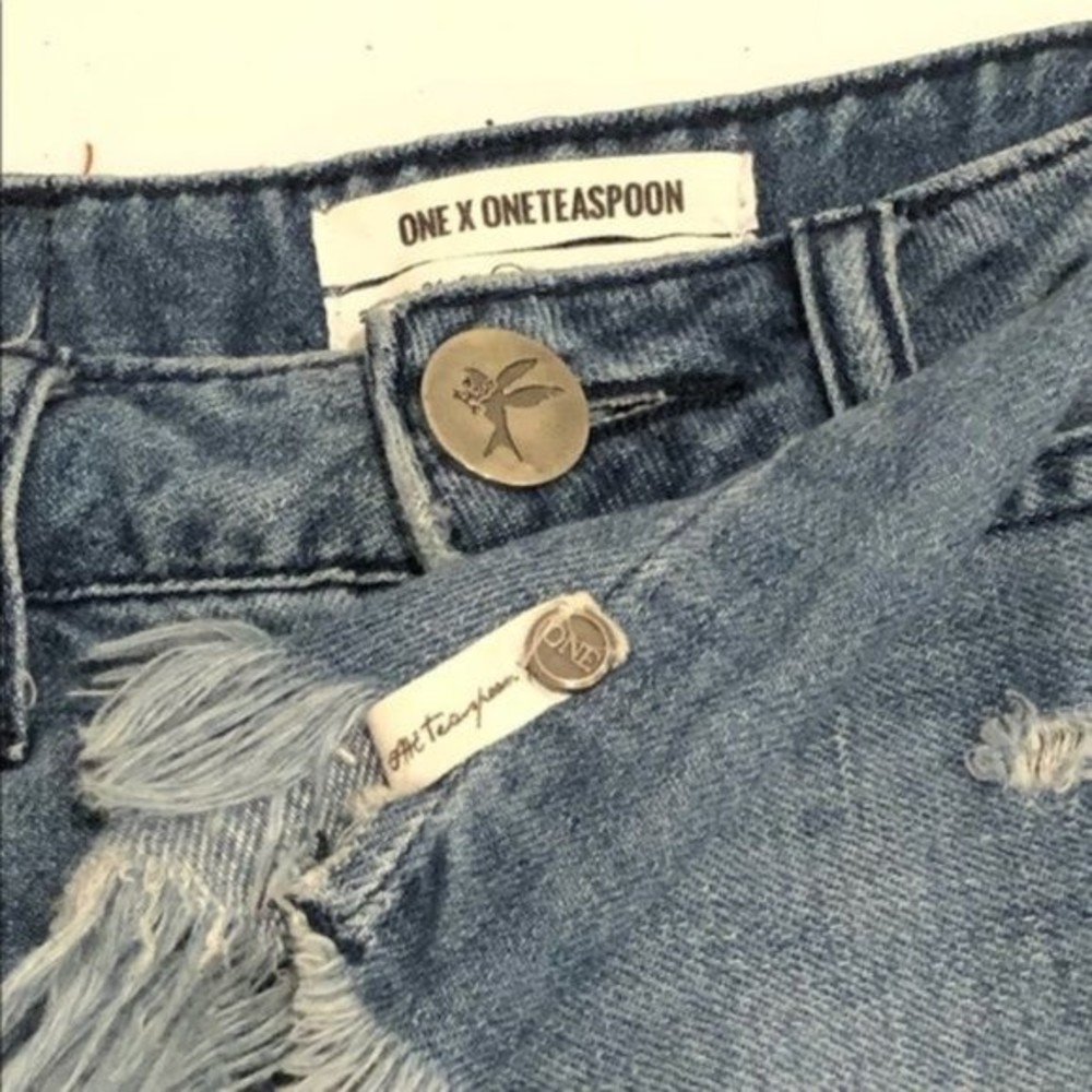 One Teaspoon Denim Cutoff Fringe Shorts Size 26 - Picture 6 of 12
